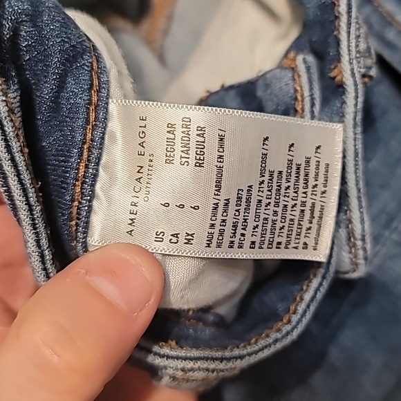 EUC AMERICAN EAGLE WOMEN JEANS size 6 - Picture 7 of 9